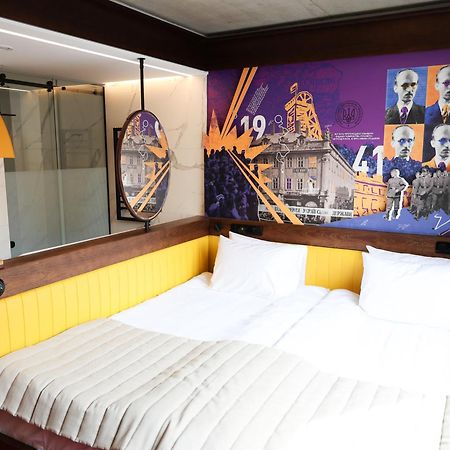 !Fest Hotel Rynok Square 利沃夫 外观 照片