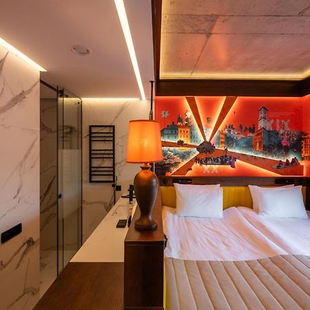 !Fest Hotel Rynok Square 利沃夫 外观 照片