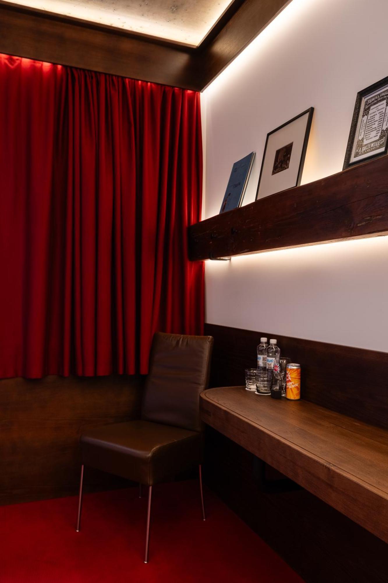 !Fest Hotel Rynok Square 利沃夫 外观 照片