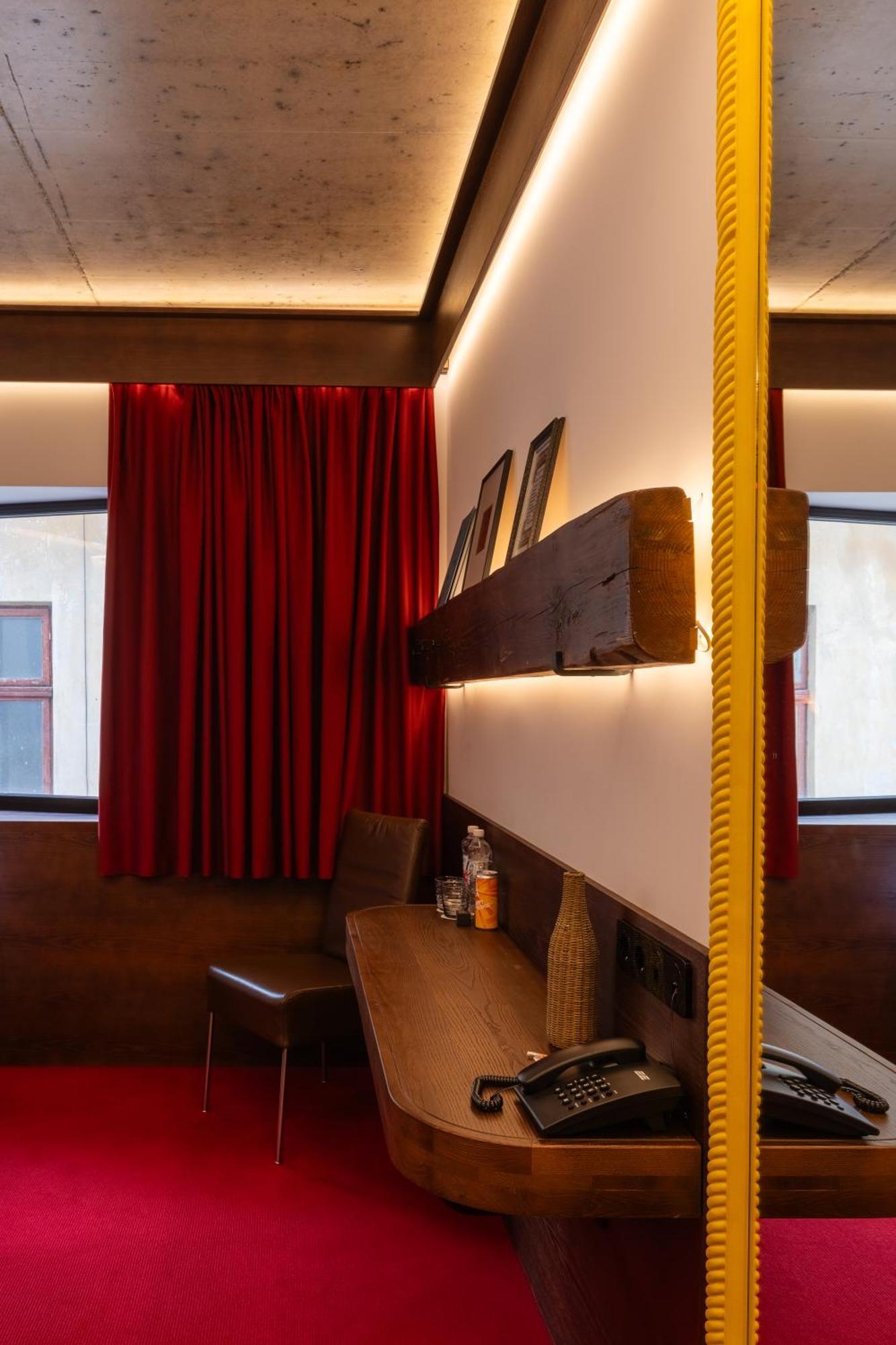 !Fest Hotel Rynok Square 利沃夫 外观 照片