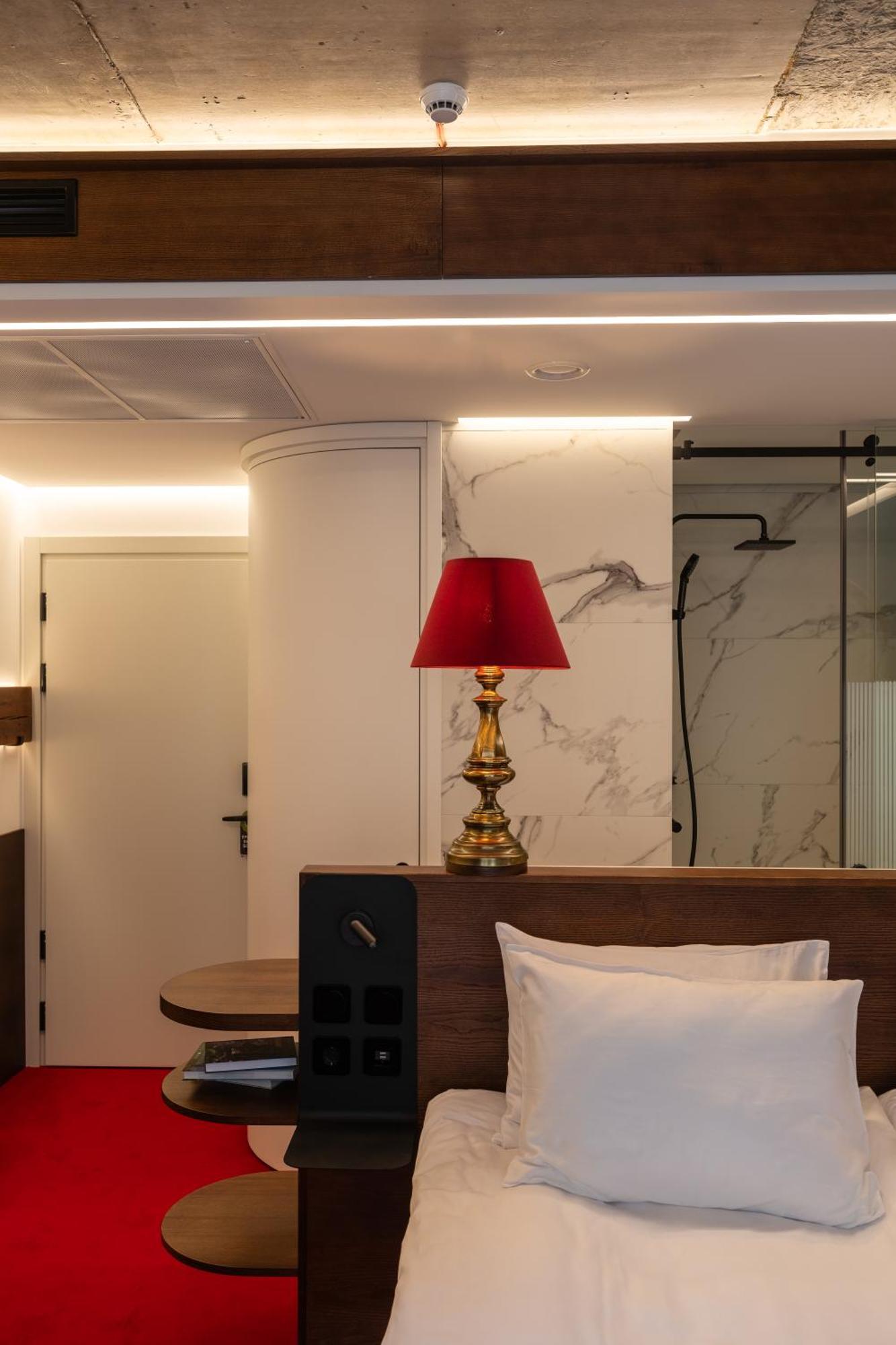 !Fest Hotel Rynok Square 利沃夫 外观 照片