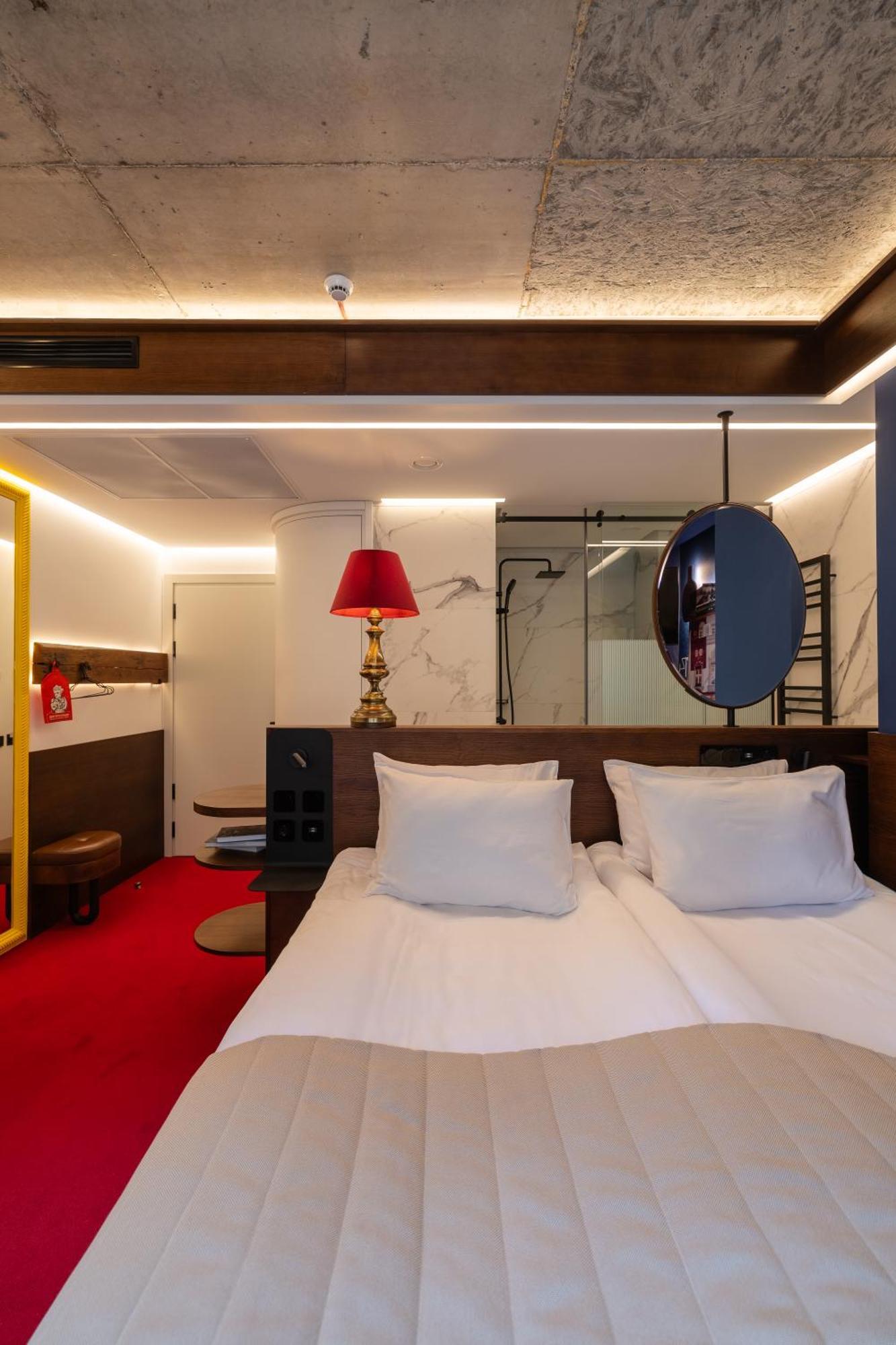 !Fest Hotel Rynok Square 利沃夫 外观 照片